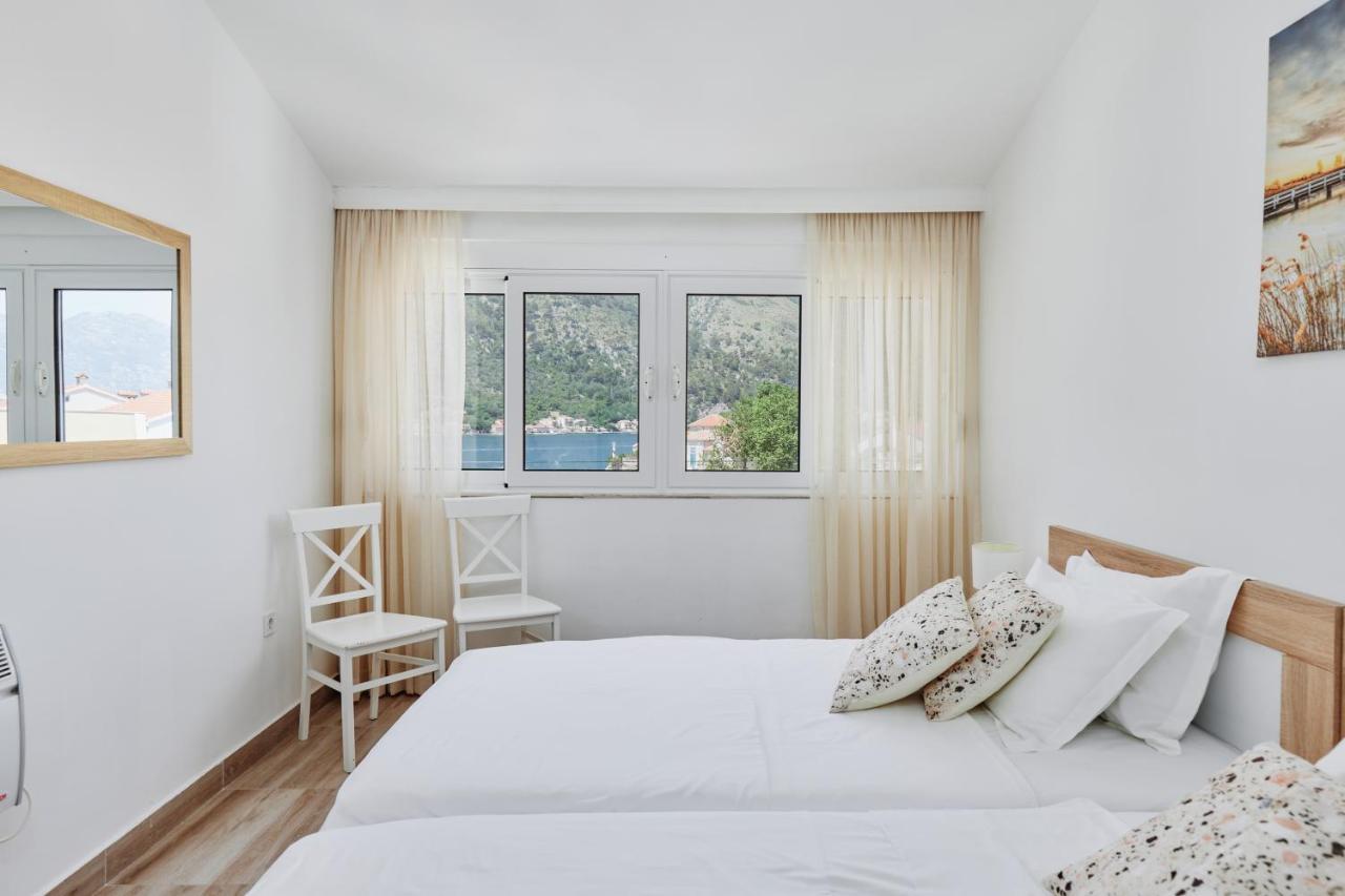 Apartment Plagenti With Sea View Kotor Exterior photo